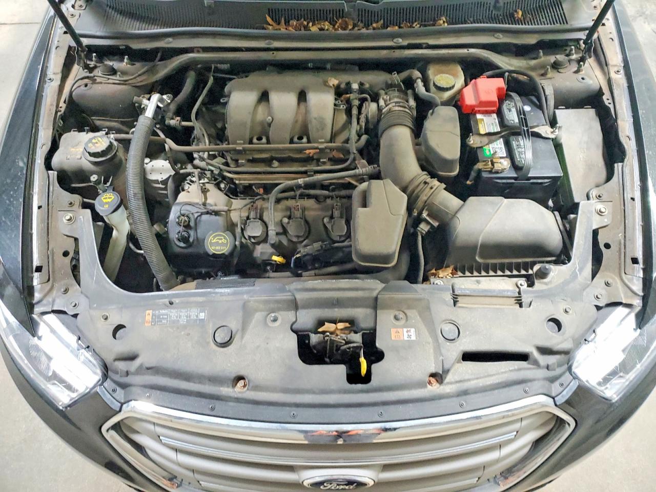 2015 FORD TAURUS SEL photo 11