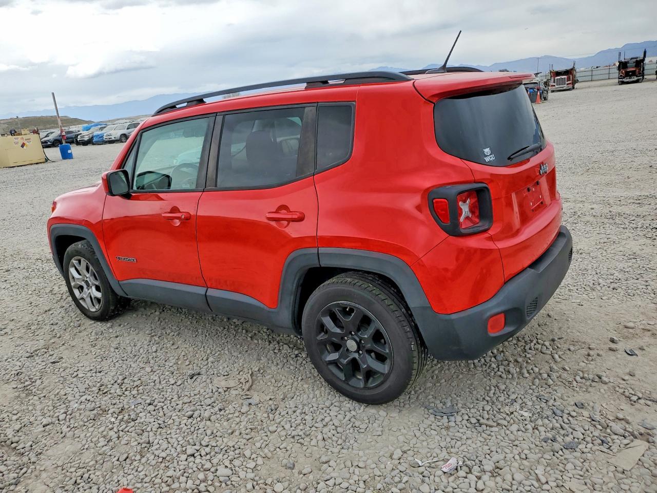 2017 JEEP RENEGADE LATITUDE photo 3