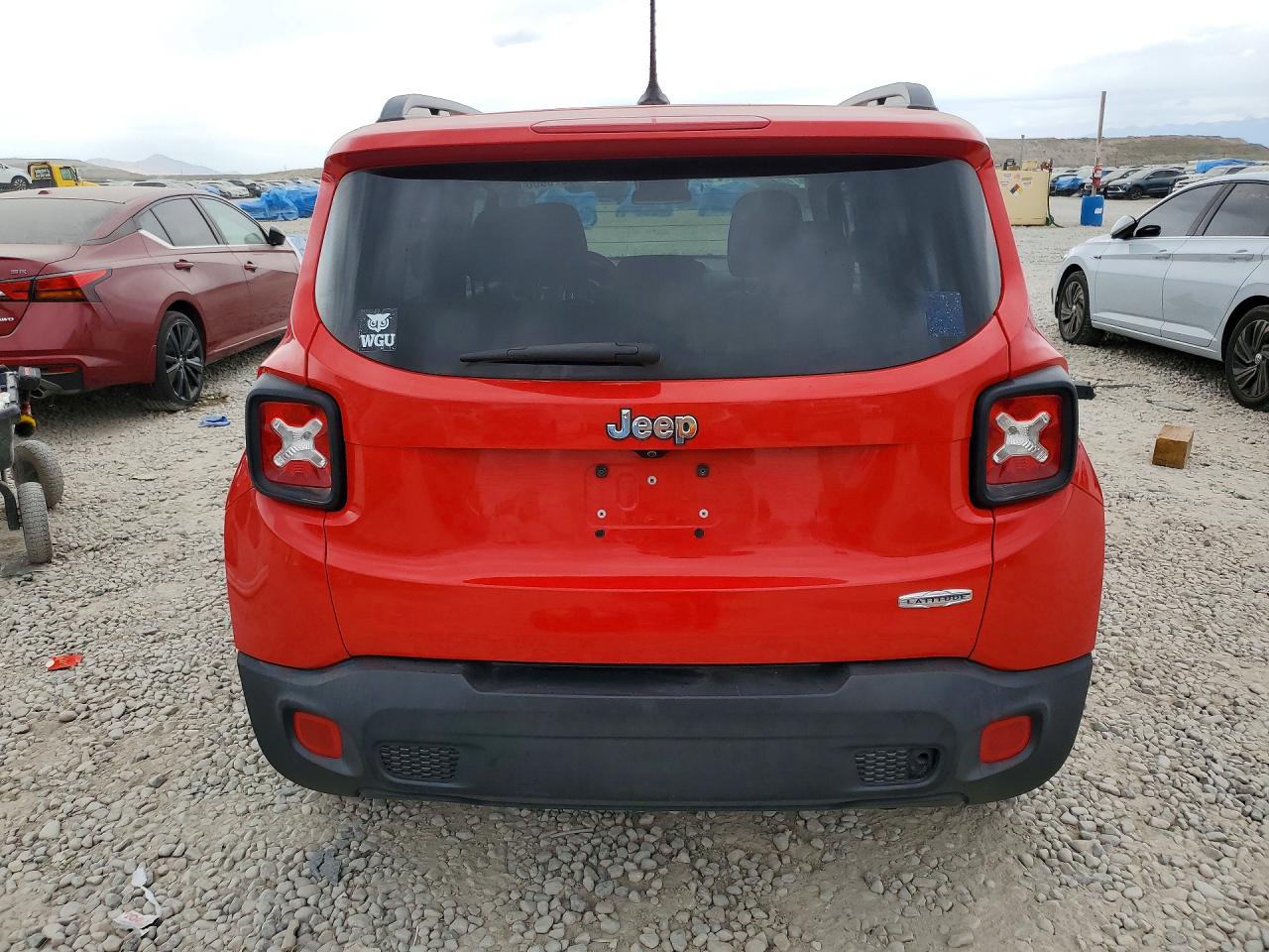 2017 JEEP RENEGADE LATITUDE photo 11