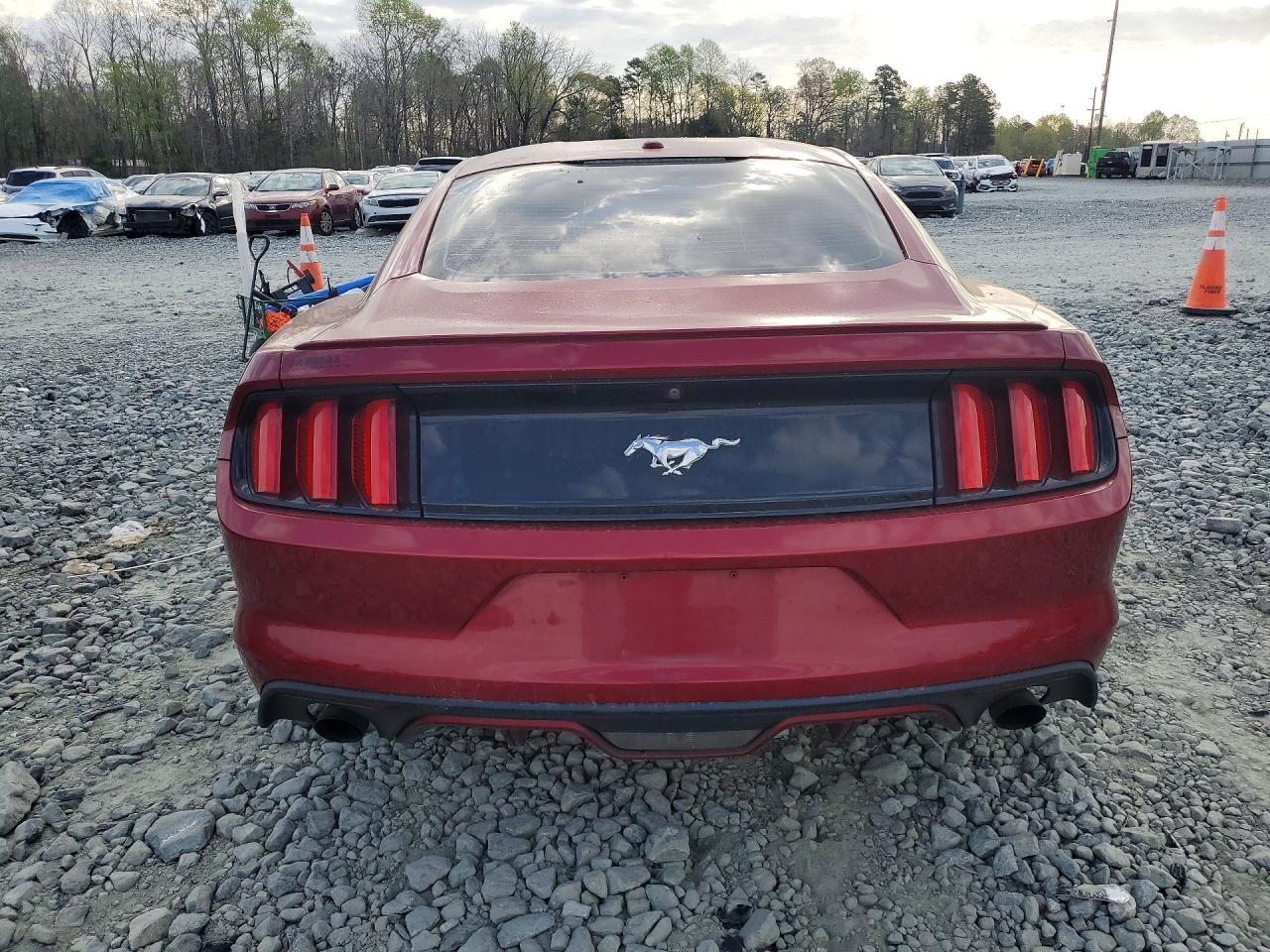 2017 FORD MUSTANG photo 11