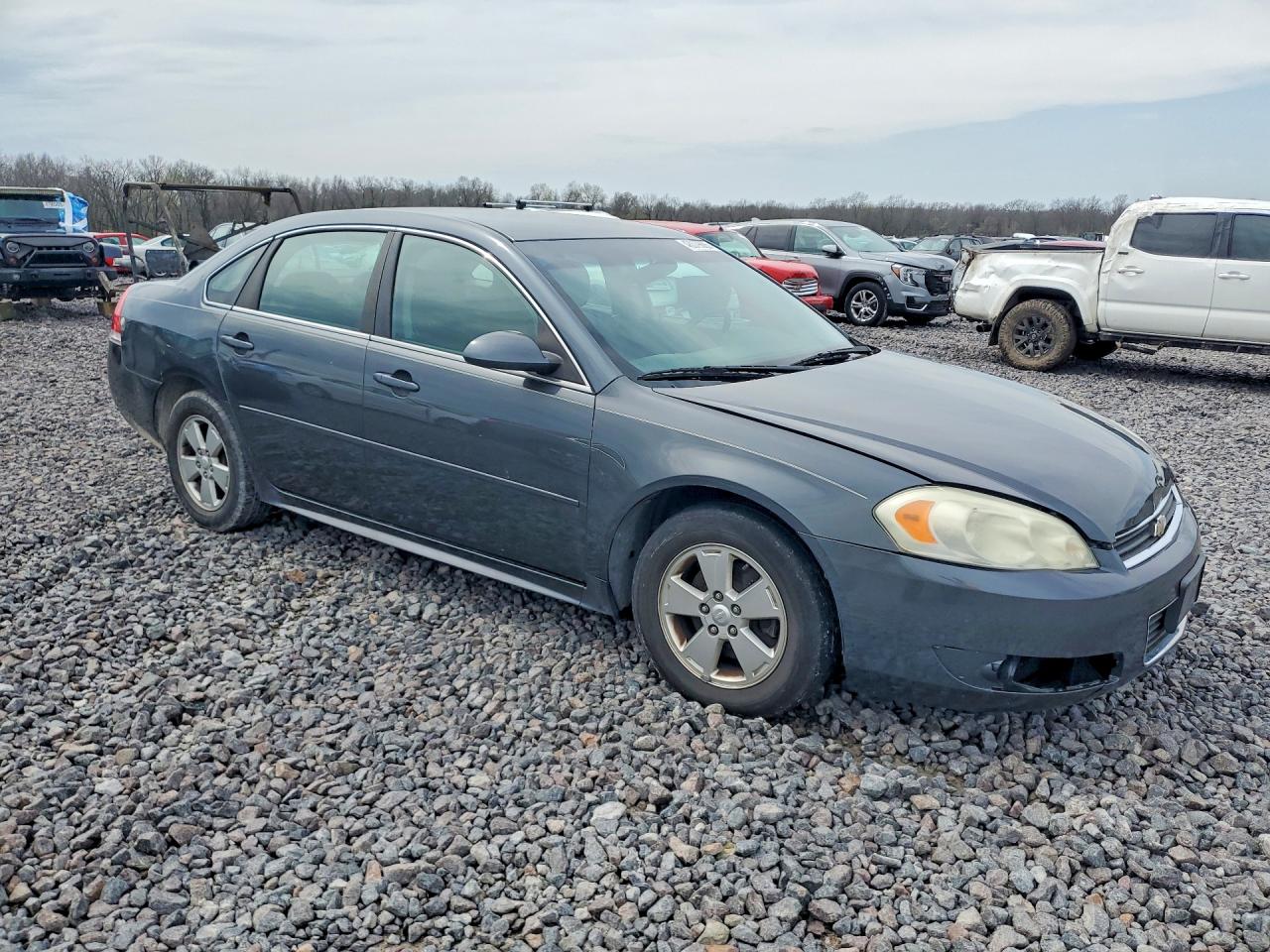 2010 CHEVROLET IMPALA LT photo 4