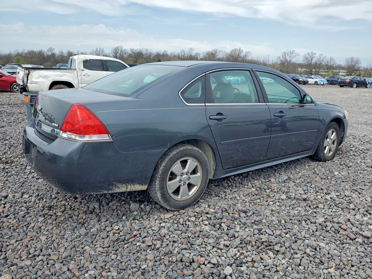 2010 CHEVROLET IMPALA LT photo 3
