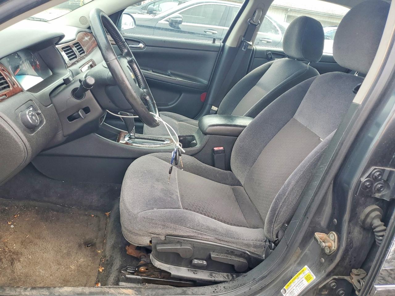 2010 CHEVROLET IMPALA LT photo 7