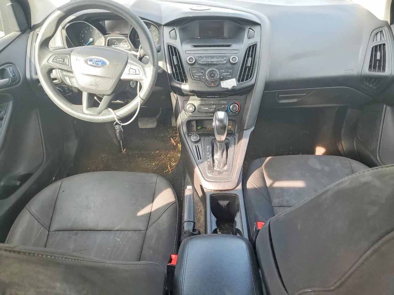2015 FORD FOCUS SE photo 22