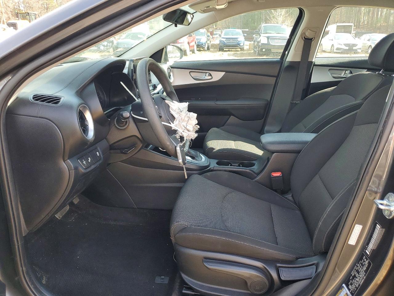 2023 KIA FORTE LXS photo 7
