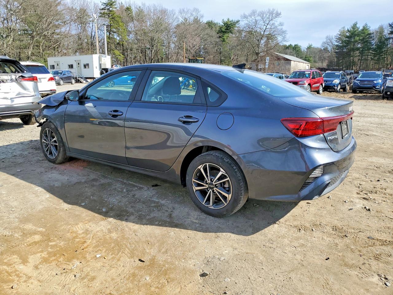 2023 KIA FORTE LXS photo 2