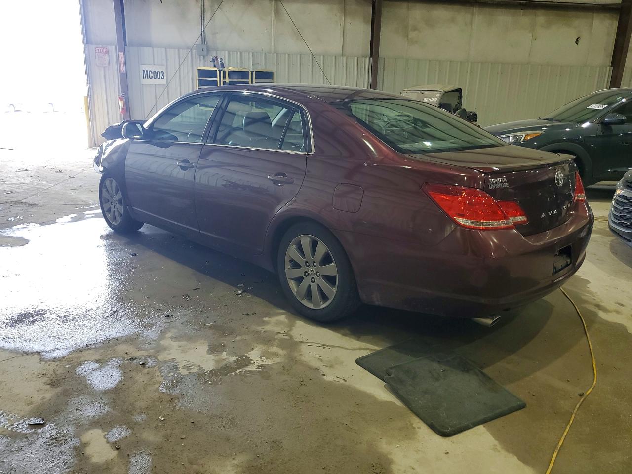 2005 TOYOTA AVALON TOURING photo 2