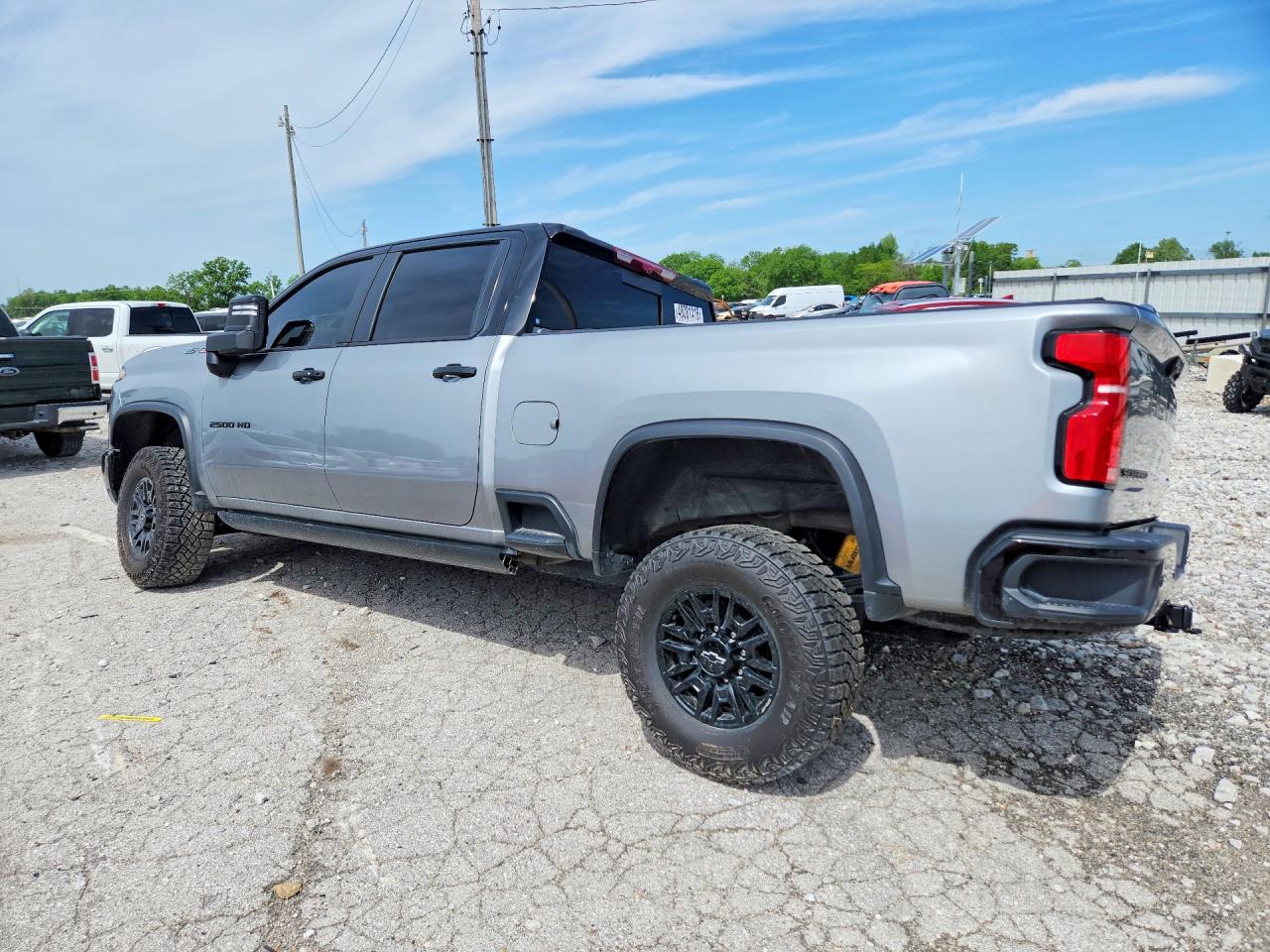 2025 CHEVROLET SILVERADO K2500 ZR2 photo 3