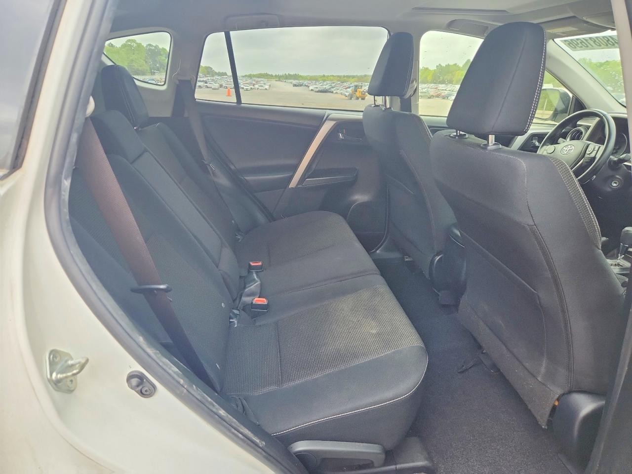 2017 TOYOTA RAV4 XLE photo 21