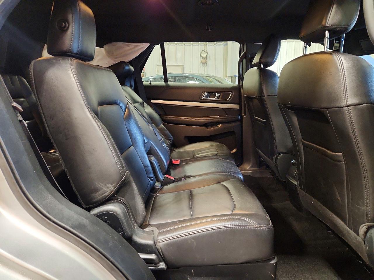 2018 FORD EXPLORER XLT photo 19
