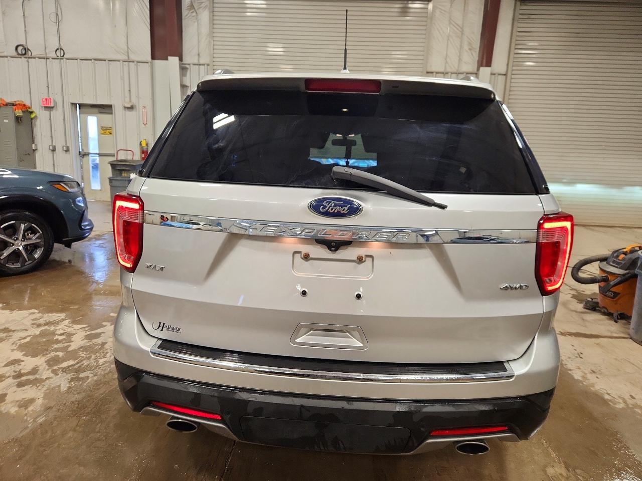 2018 FORD EXPLORER XLT photo 11