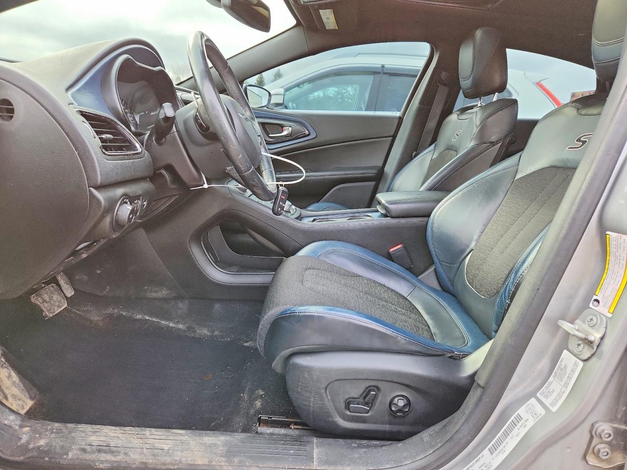 2015 CHRYSLER 200 photo 19