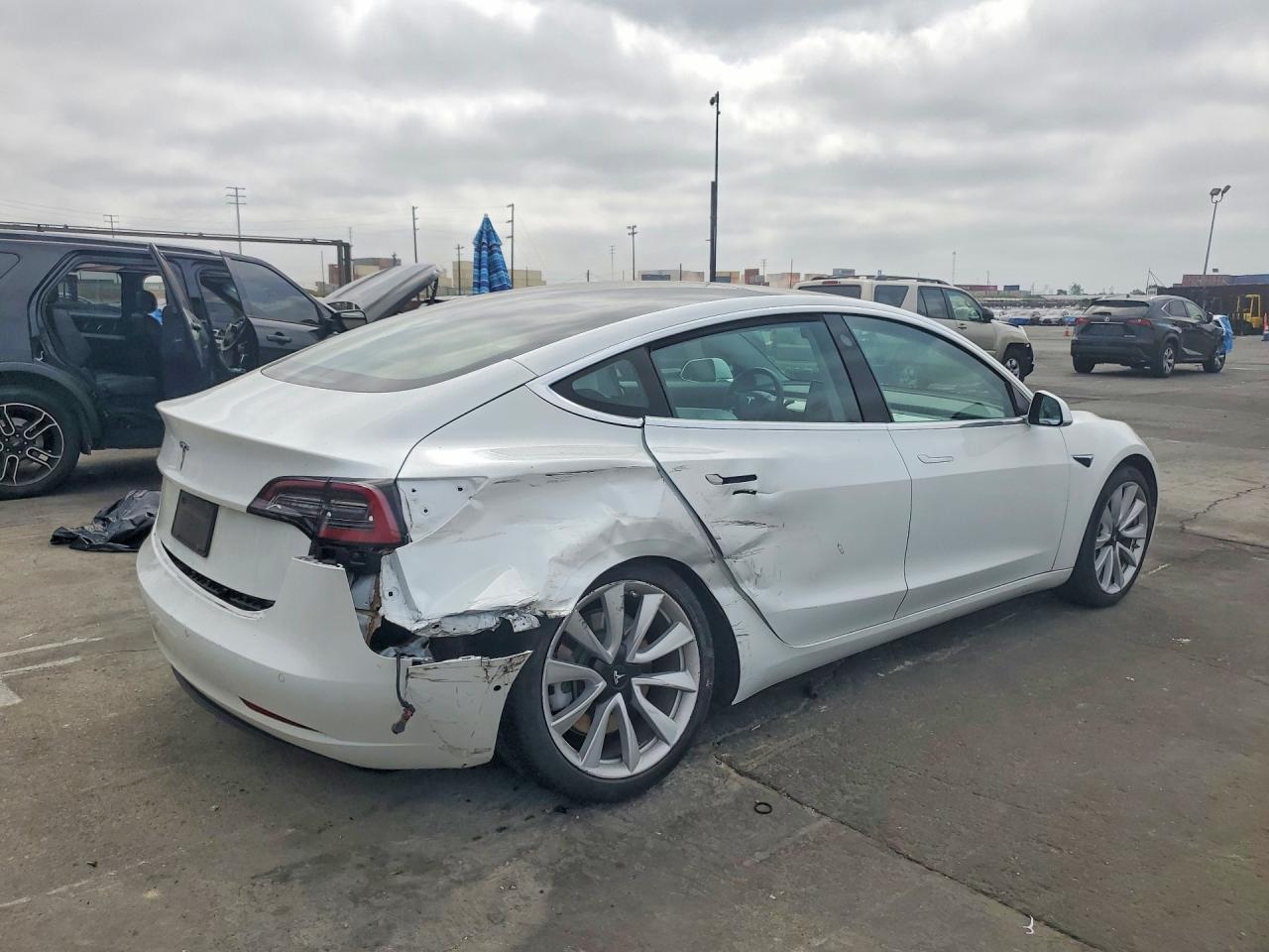 2020 TESLA MODEL 3 photo 3