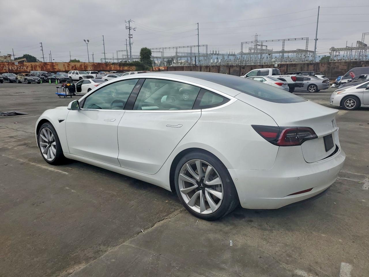 2020 TESLA MODEL 3 photo 2