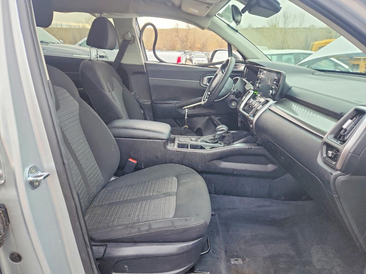 2022 KIA SORENTO LX photo 19