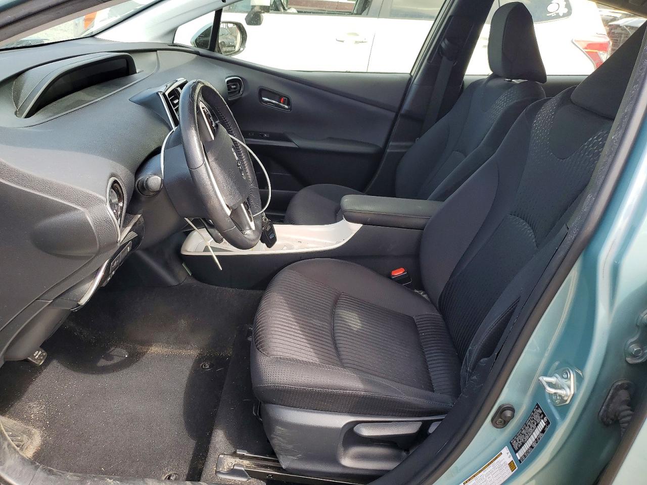 2016 TOYOTA PRIUS THREE photo 13