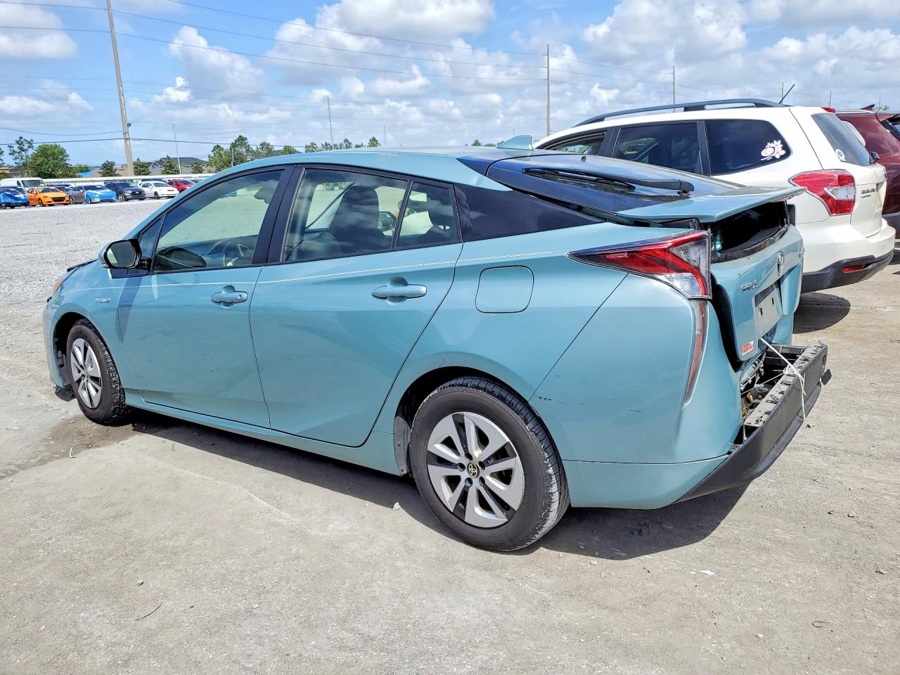 2016 TOYOTA PRIUS THREE photo 3