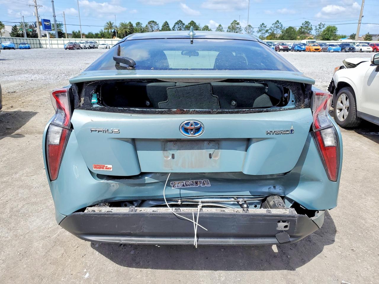 2016 TOYOTA PRIUS THREE photo 11