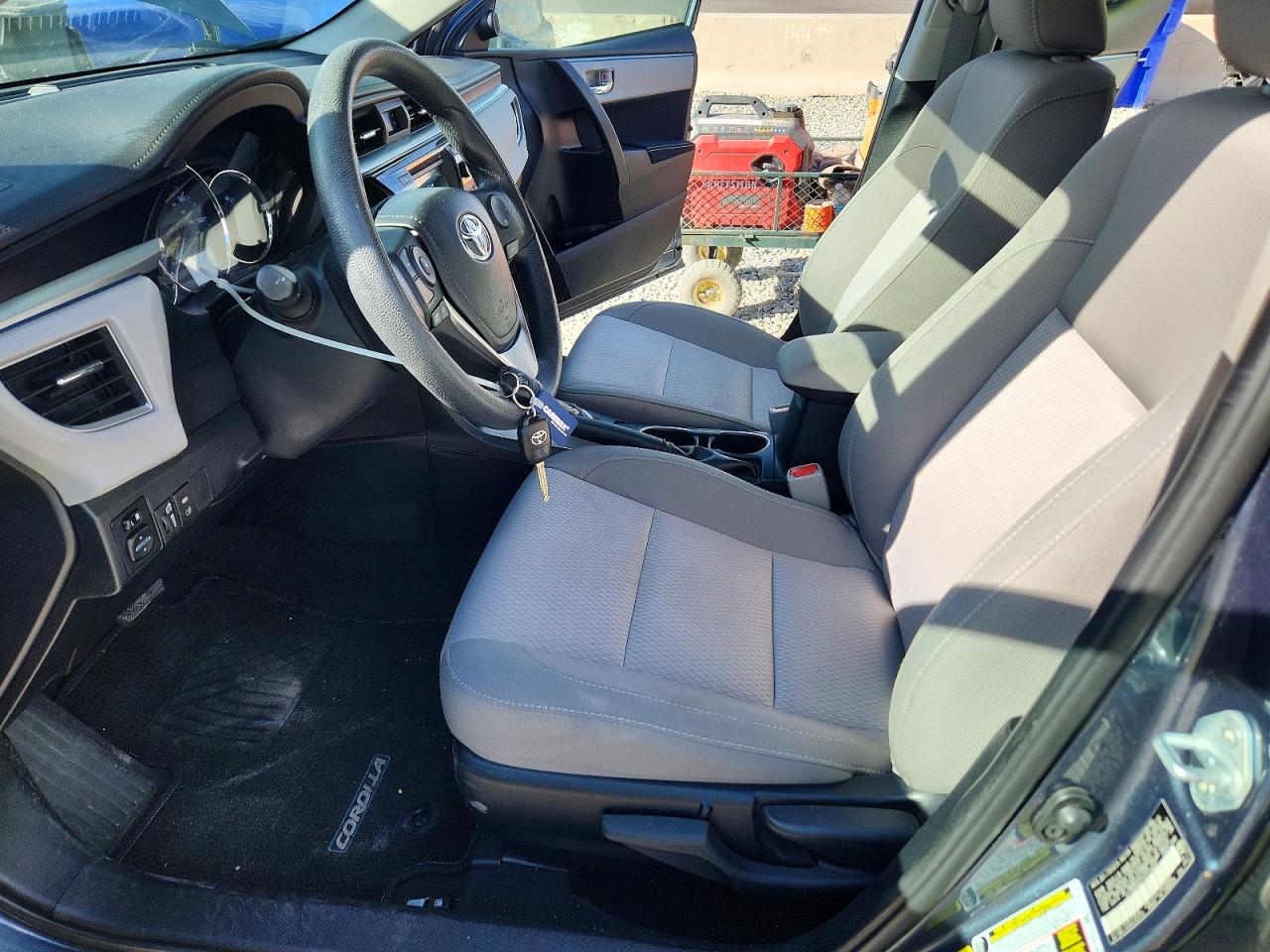 2015 TOYOTA COROLLA LE photo 13