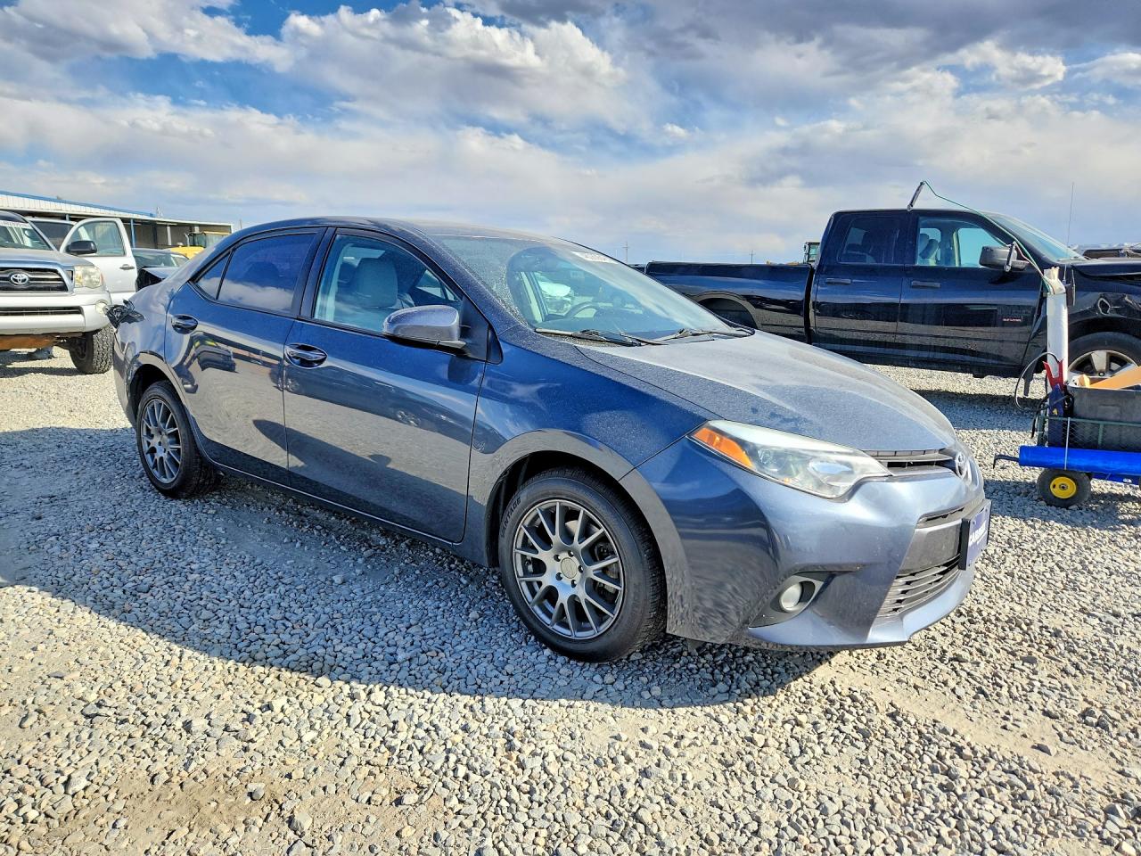 2015 TOYOTA COROLLA LE photo 7