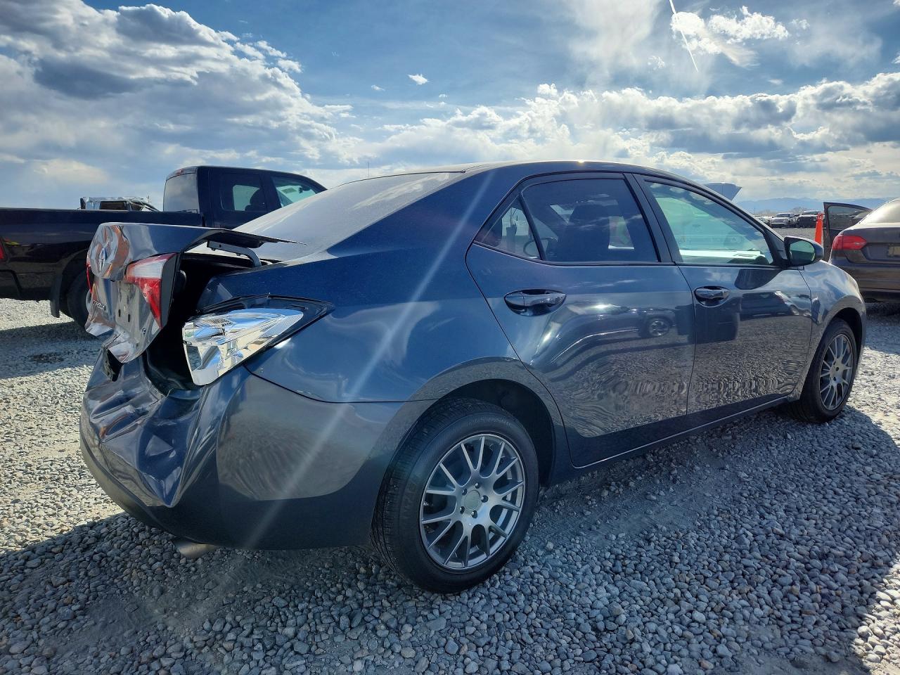 2015 TOYOTA COROLLA LE photo 5