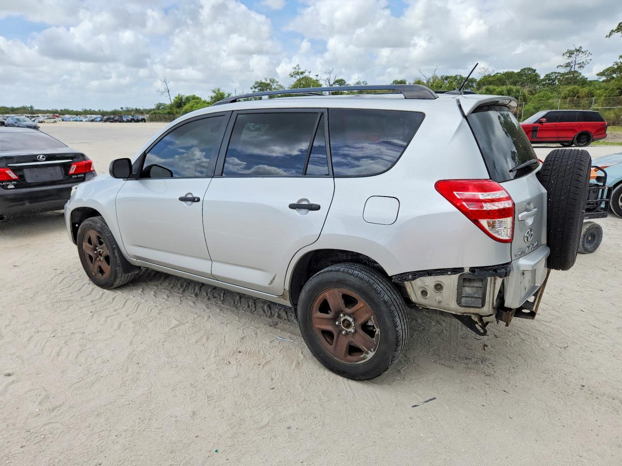 2010 TOYOTA RAV4 BASE photo 2