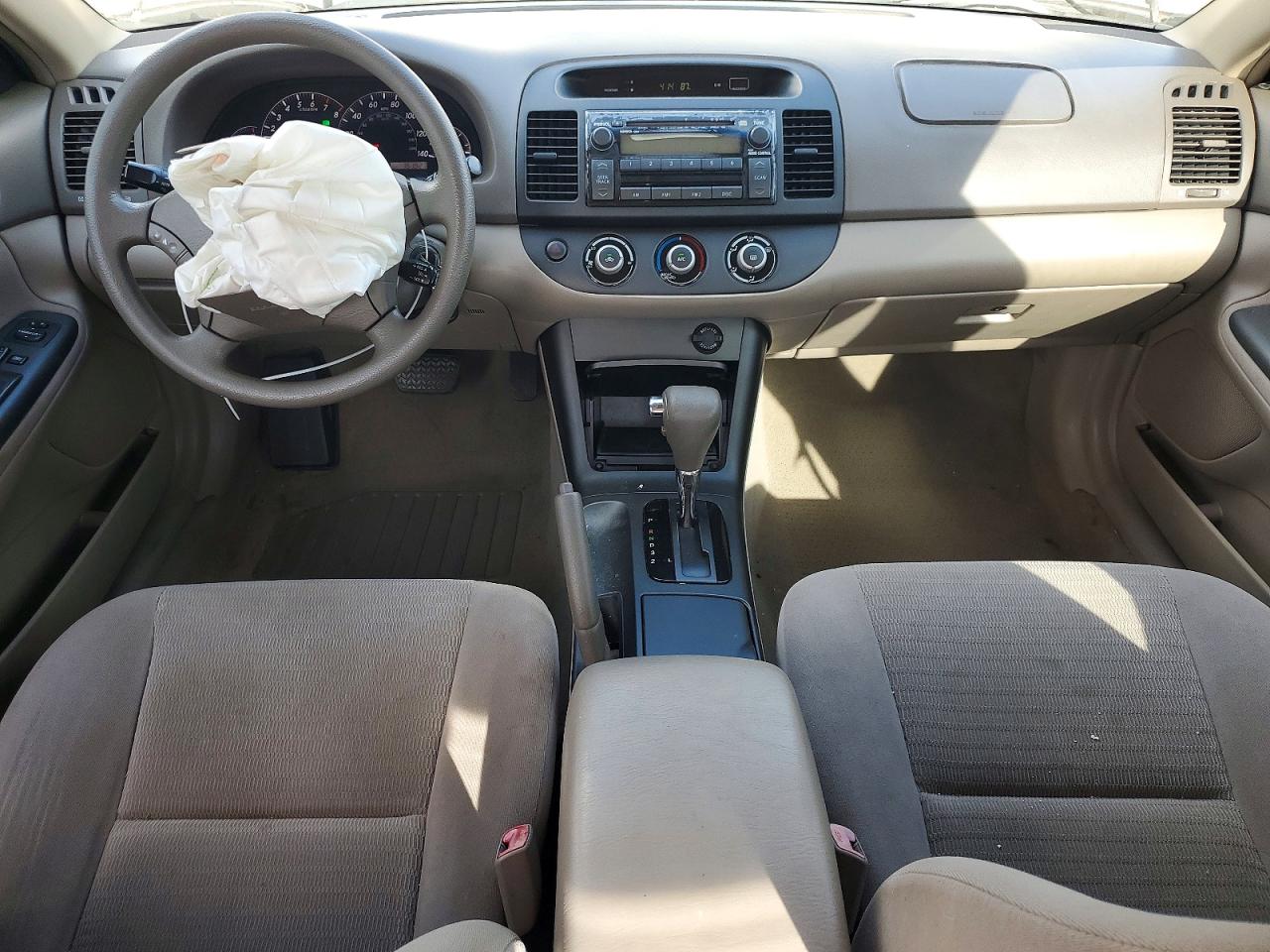 2005 TOYOTA CAMRY LE photo 8
