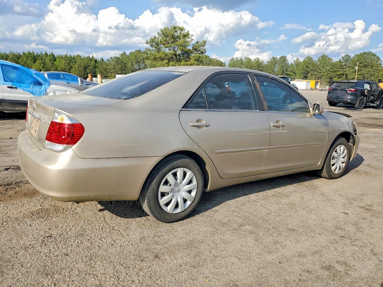 2005 TOYOTA CAMRY LE photo 3