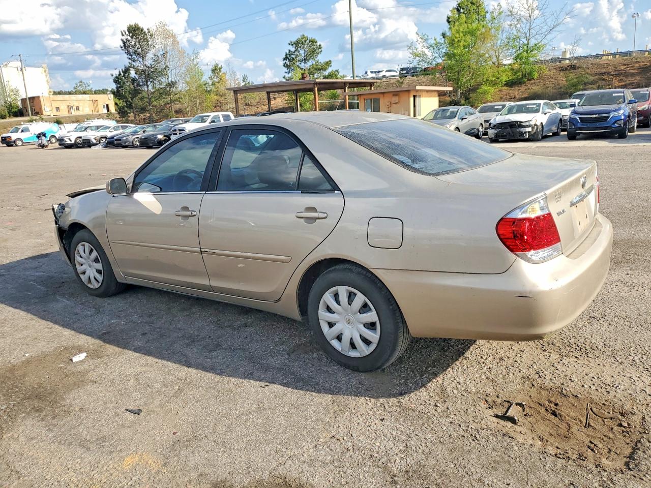 2005 TOYOTA CAMRY LE photo 2