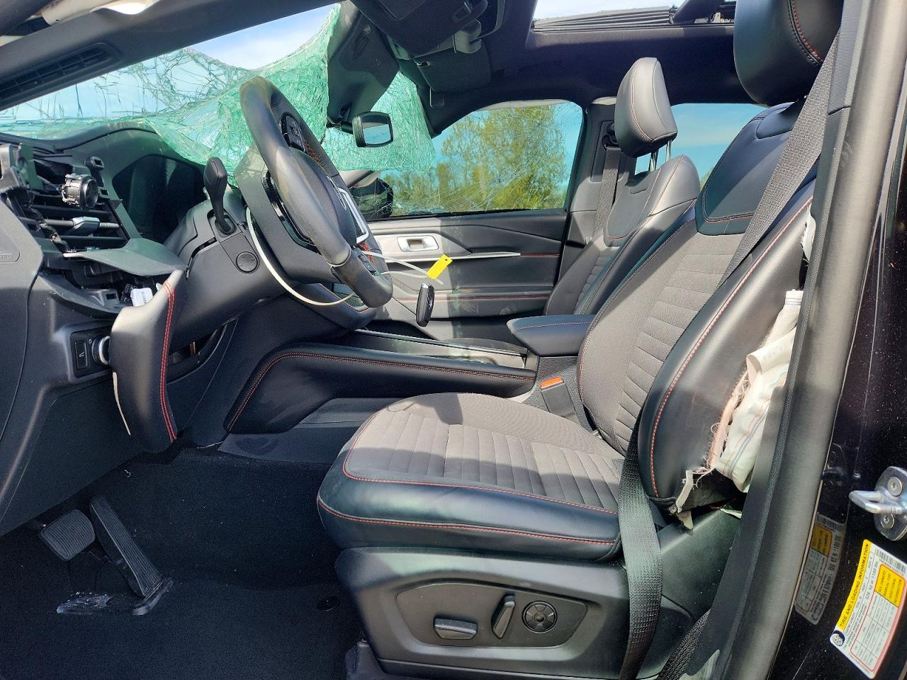2025 FORD EXPLORER ST-LINE photo 13