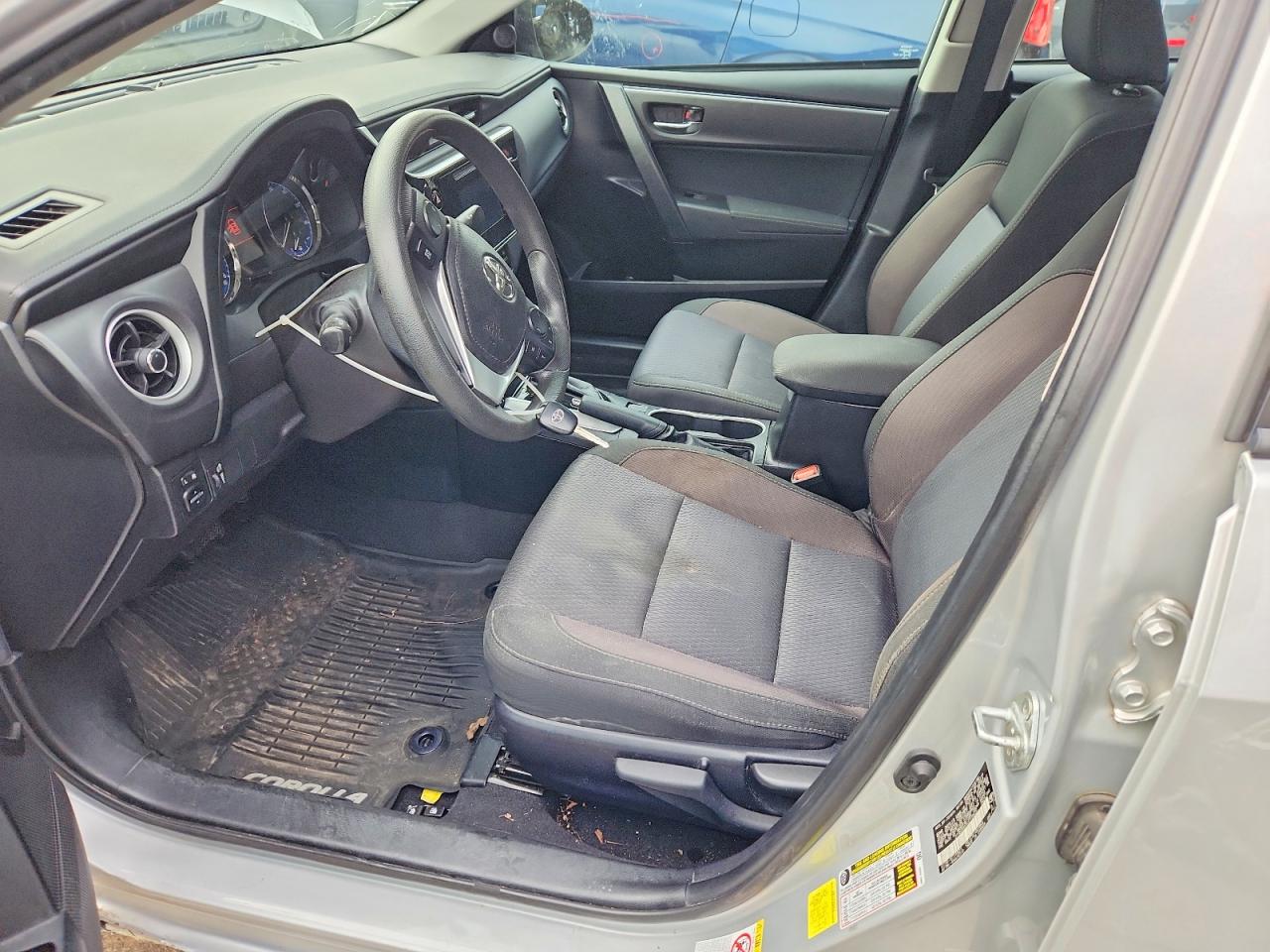 2018 TOYOTA COROLLA LE photo 13