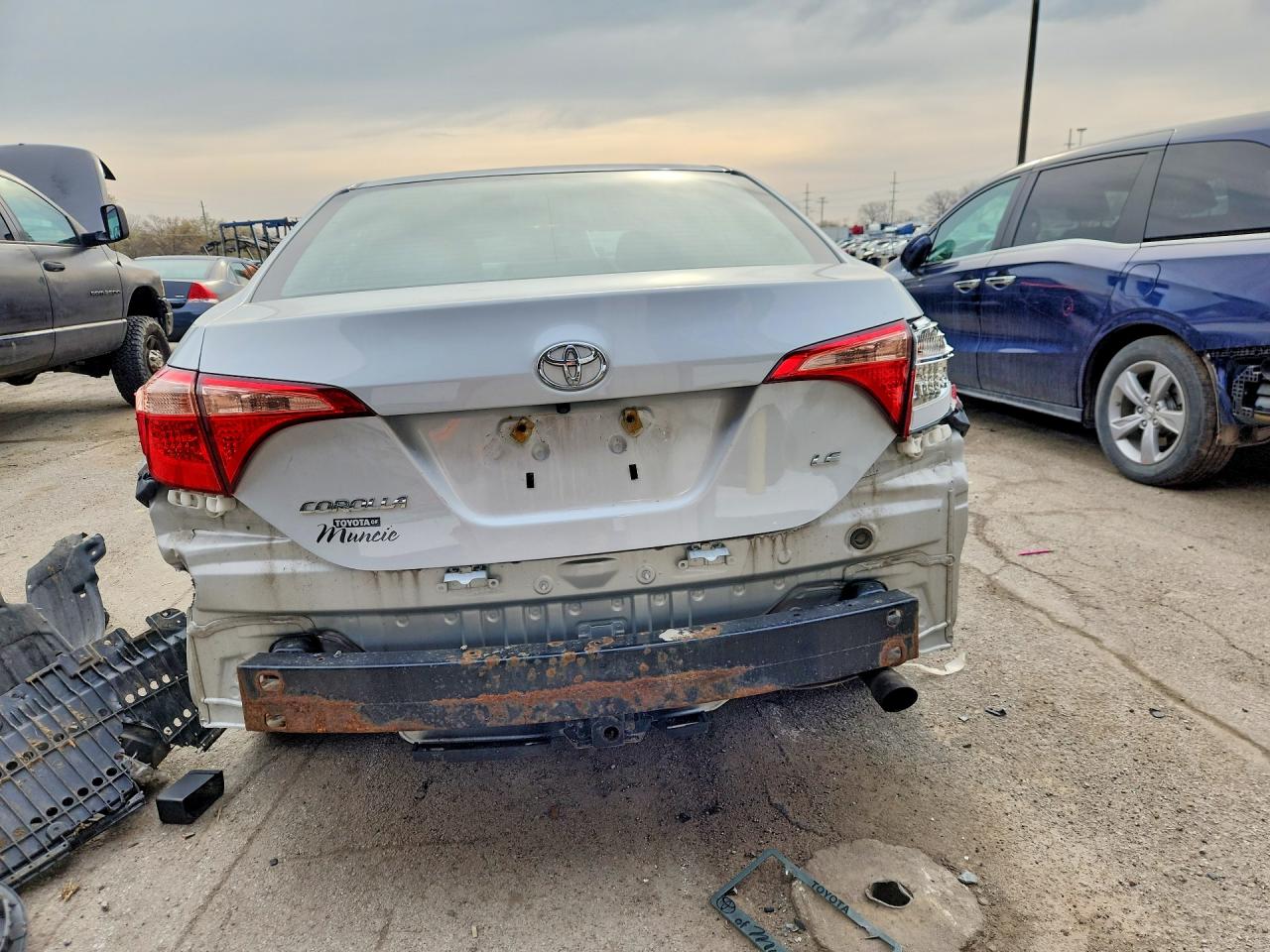 2018 TOYOTA COROLLA LE photo 11