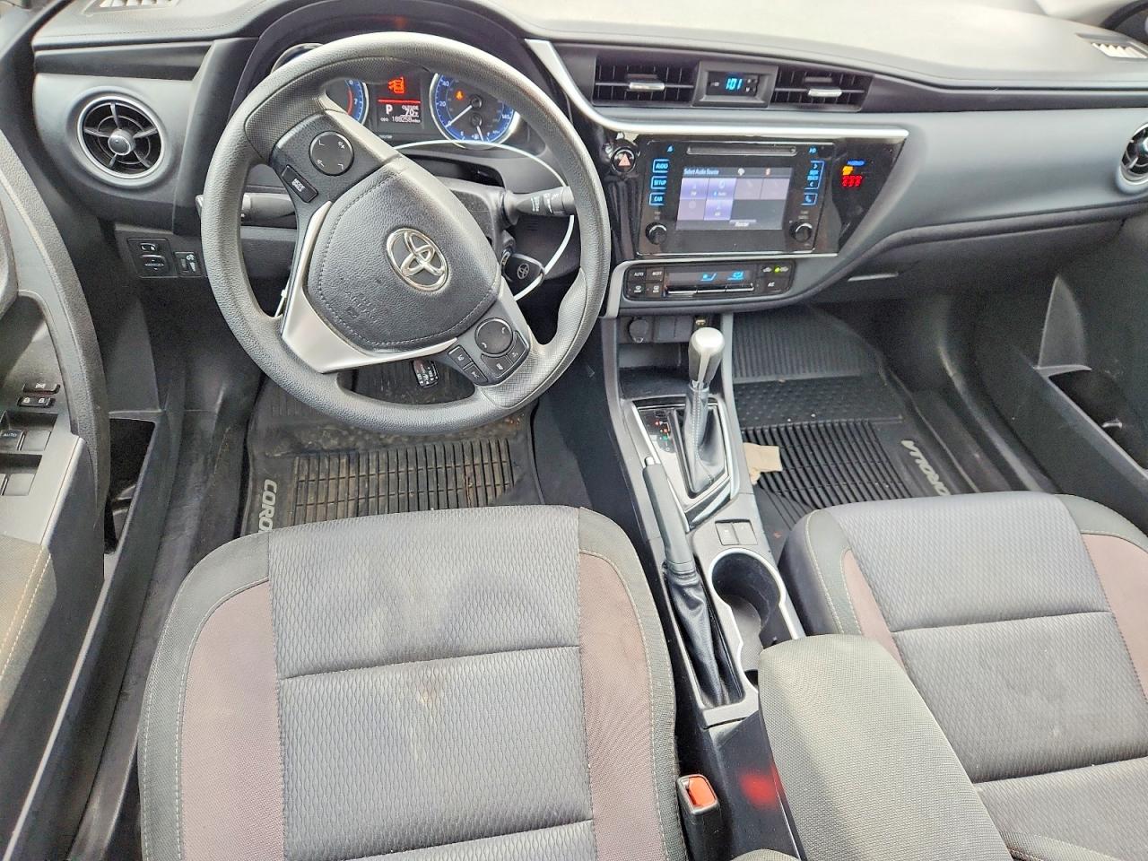 2018 TOYOTA COROLLA LE photo 15