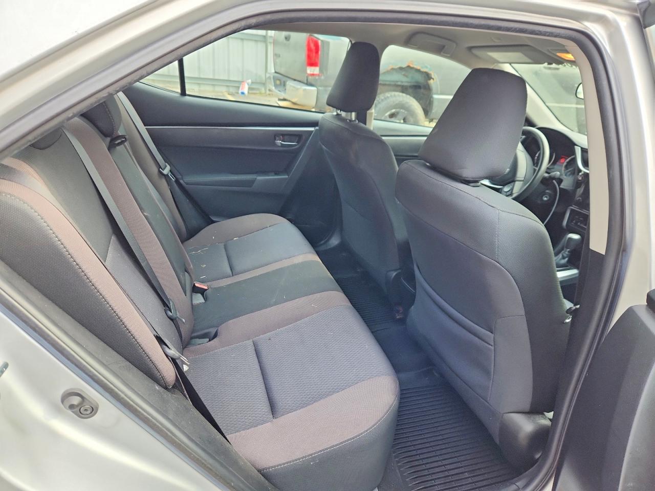 2018 TOYOTA COROLLA LE photo 19