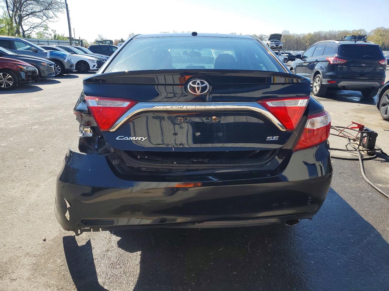 2017 TOYOTA CAMRY SE photo 11