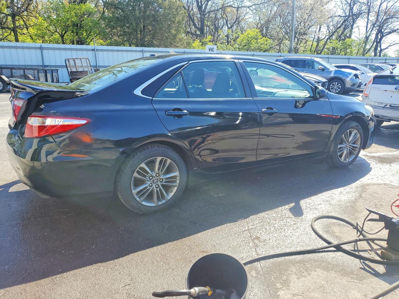 2017 TOYOTA CAMRY SE photo 5