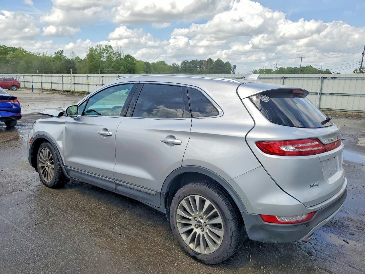 2017 LINCOLN MKC RESERVE photo 2