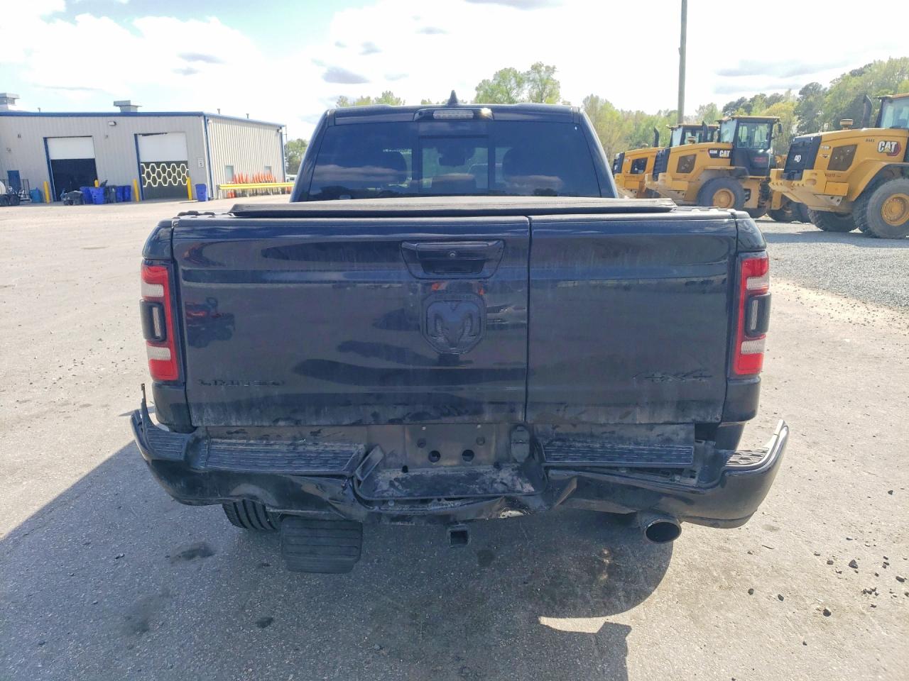 2023 RAM 1500 photo 16