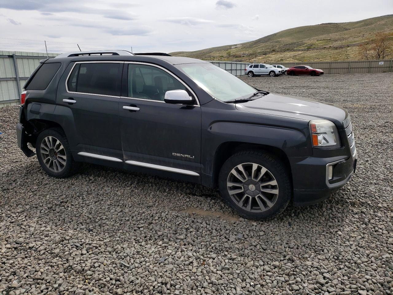 2017 GMC TERRAIN DENALI photo 10
