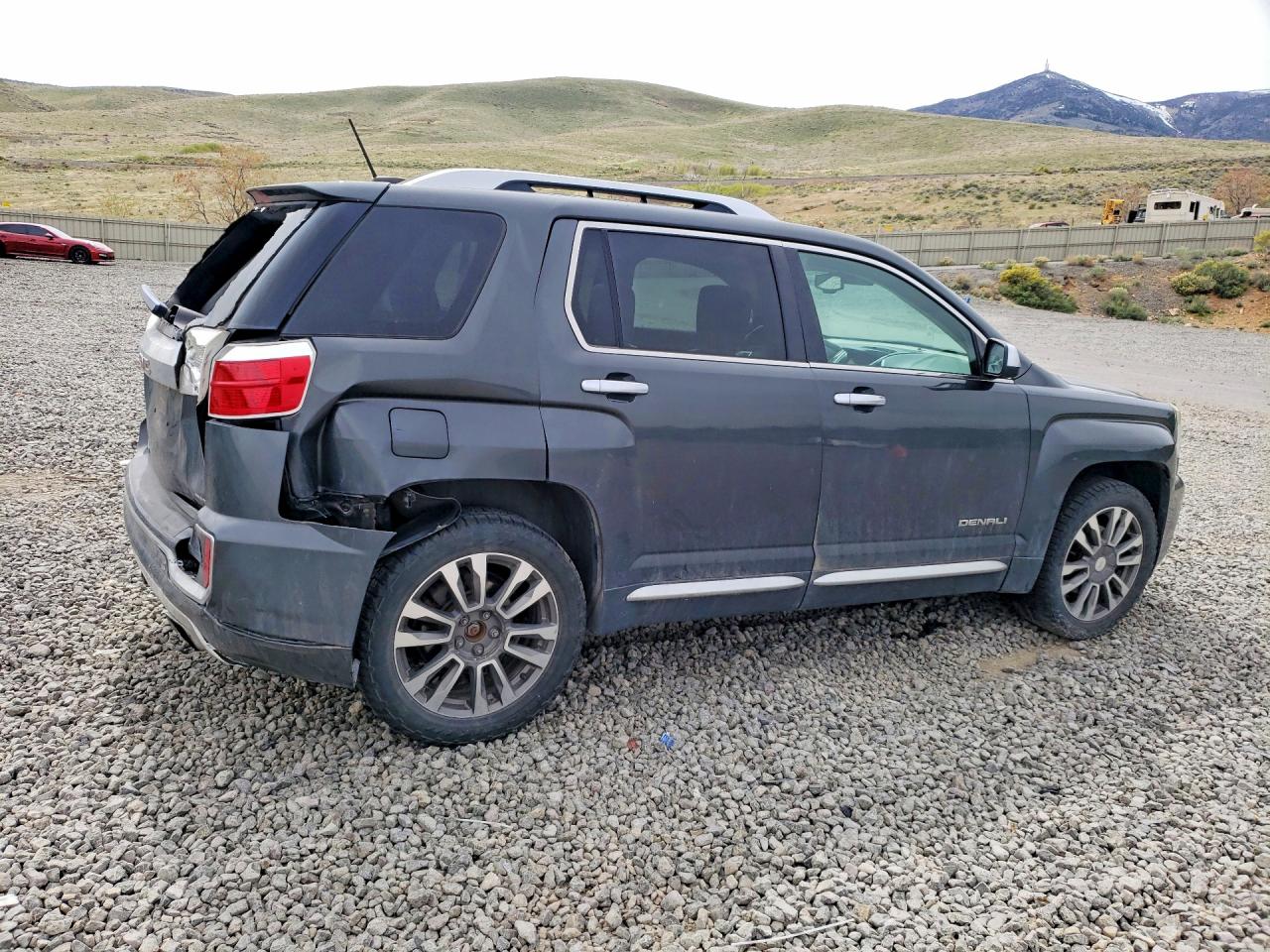 2017 GMC TERRAIN DENALI photo 7