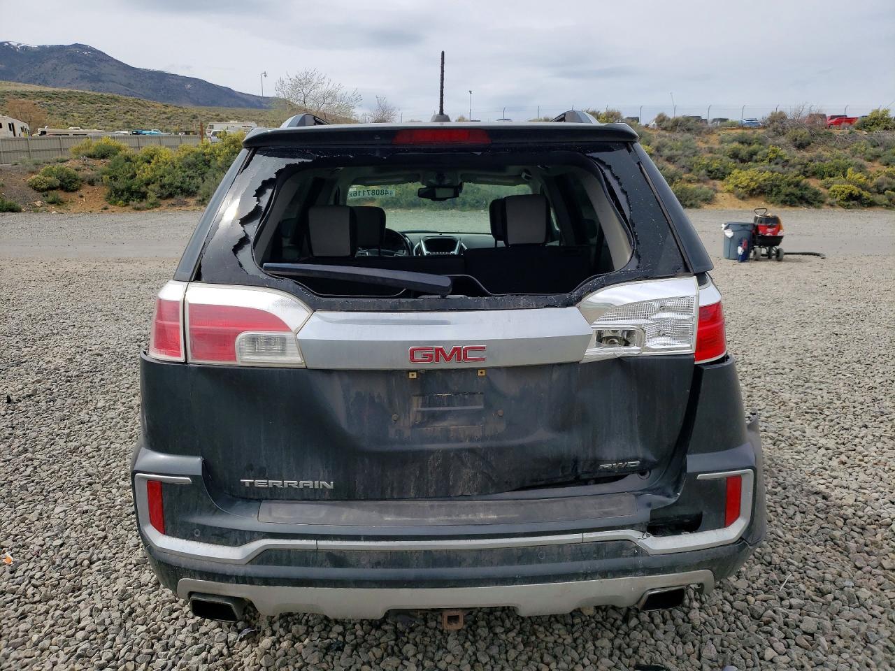 2017 GMC TERRAIN DENALI photo 16