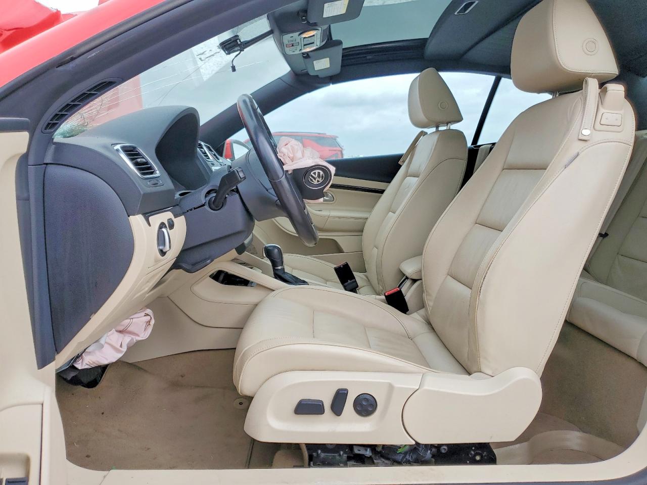 2015 VOLKSWAGEN EOS LUX photo 13