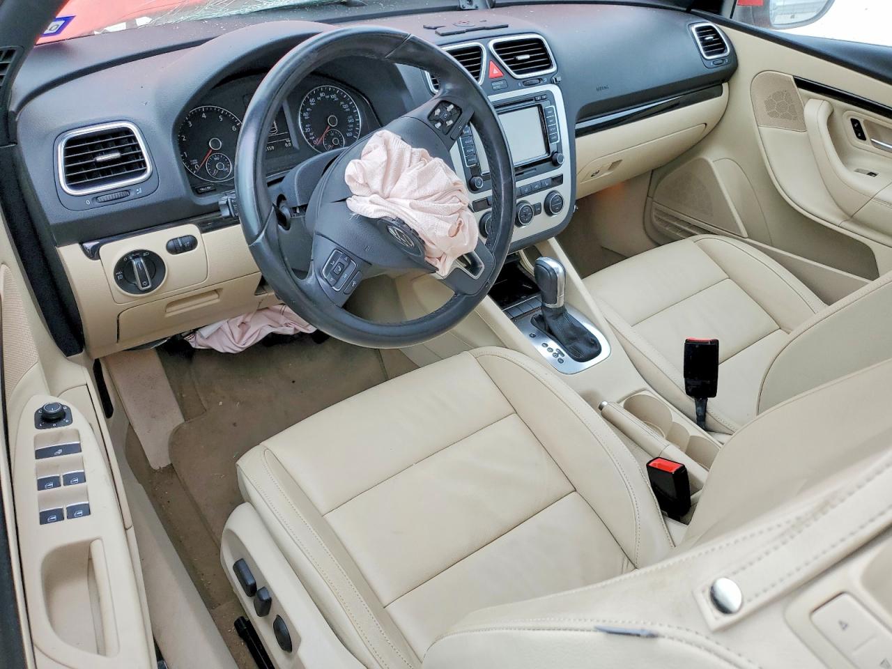 2015 VOLKSWAGEN EOS LUX photo 15