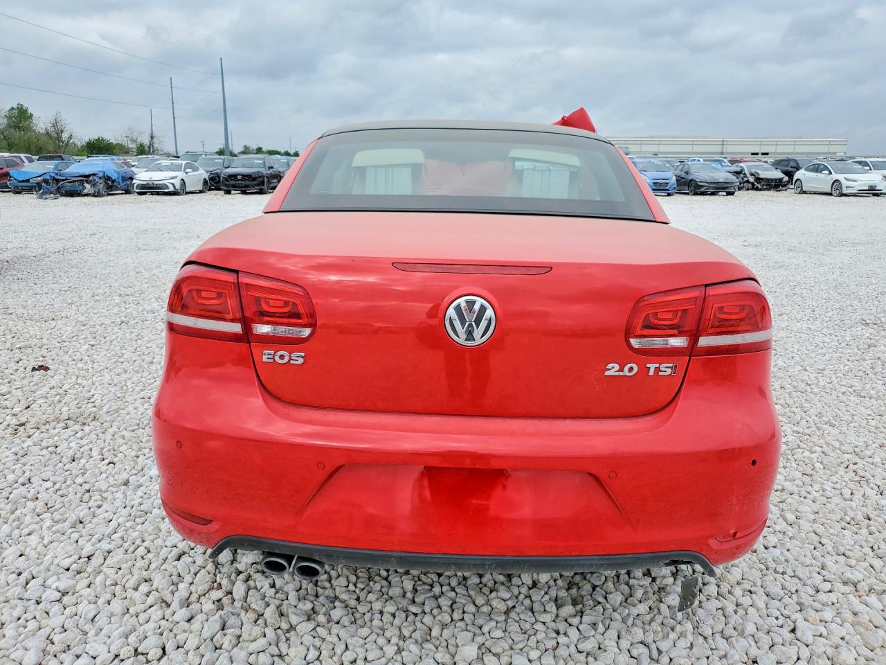 2015 VOLKSWAGEN EOS LUX photo 11