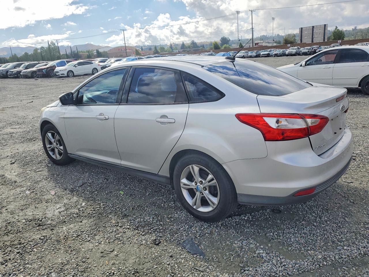 2013 FORD FOCUS SE photo 4