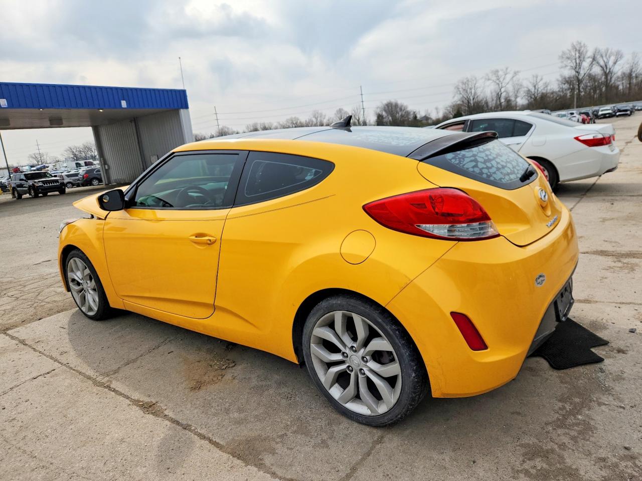 2013 HYUNDAI VELOSTER BASE photo 3