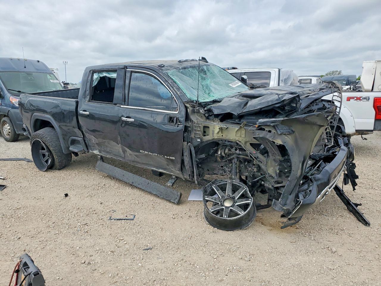 2020 GMC SIERRA K2500 DENALI photo 7