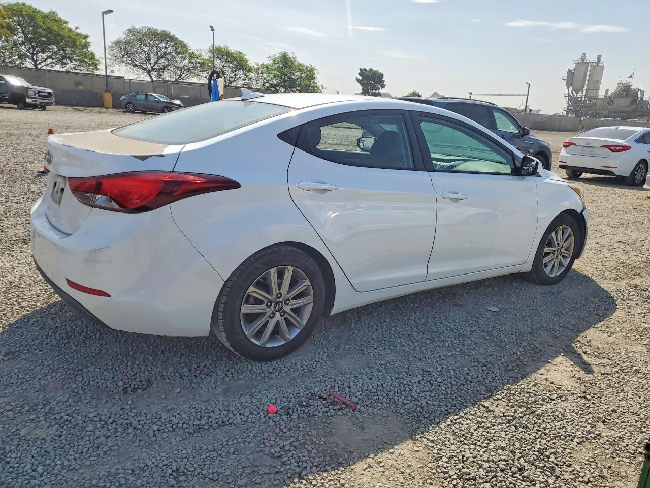 2016 HYUNDAI ELANTRA SE photo 5