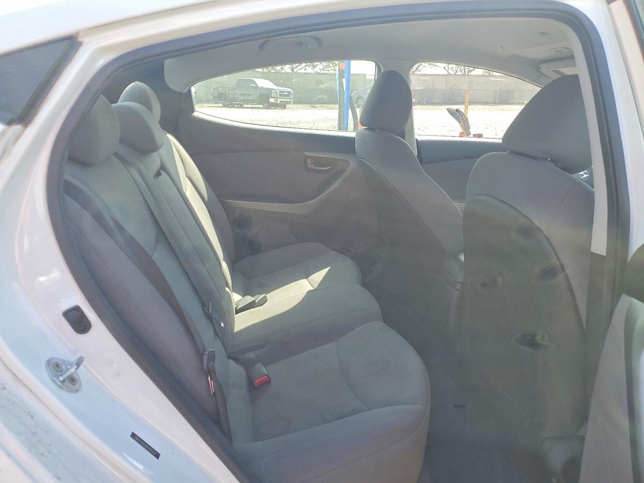 2016 HYUNDAI ELANTRA SE photo 19
