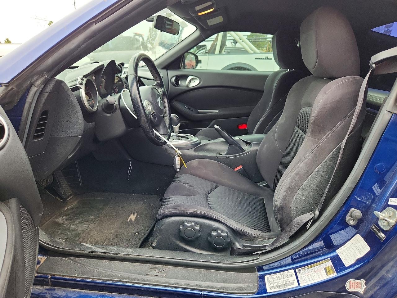 2017 NISSAN 370Z BASE photo 19
